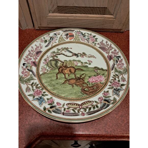Van Nuys Import Collection Chinese Export Hand Painted Armorial Deer Plate 11.7” - Picture 1 of 2